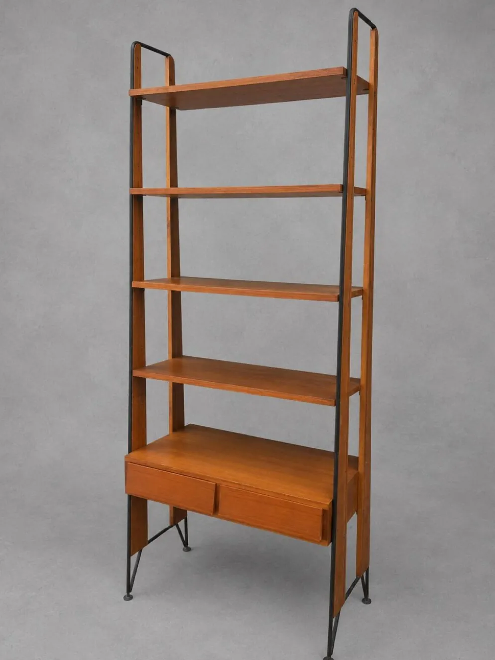Étagère bibliothèque scandinave vintage en teck et métal noir – Design