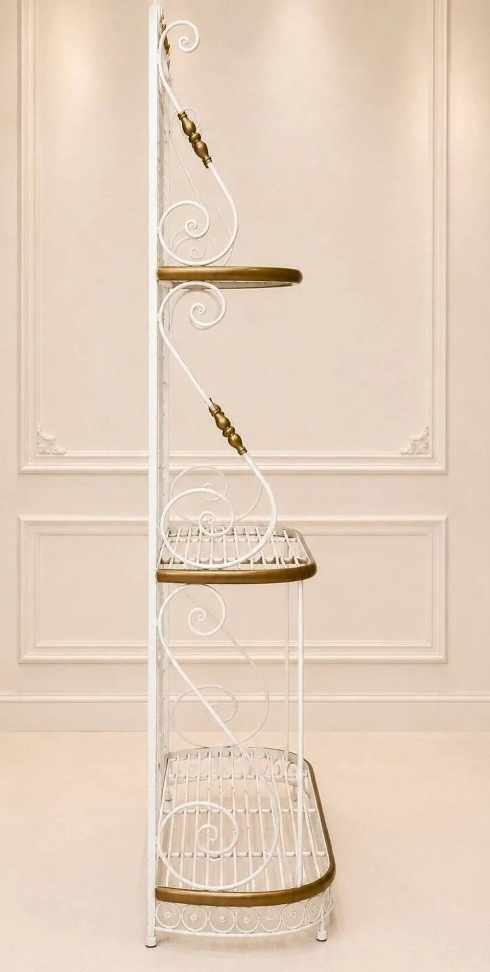 Étagère Boulangère – Style Belle Époque – Fer Laqué Blanc et Laiton