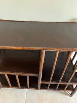 Étagère console en rotin brun