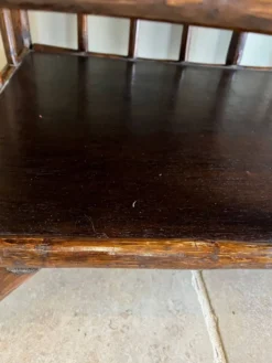 Étagère console en rotin brun