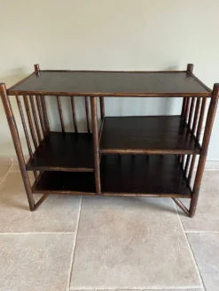Étagère console en rotin brun