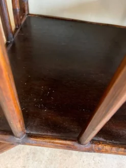 Étagère console en rotin brun