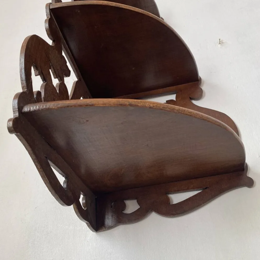 étagère d'angle anceinne en bois ajouré 3 plateaux