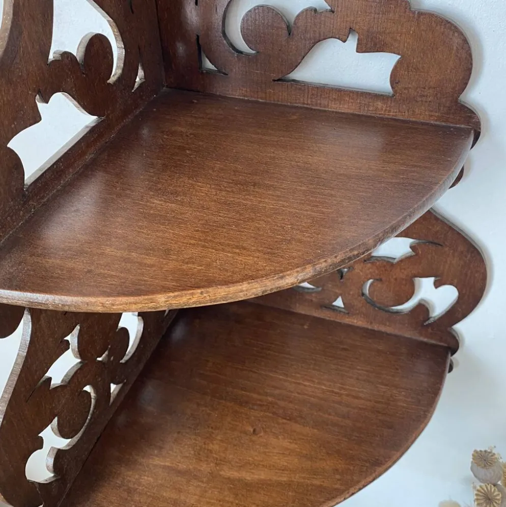 étagère d'angle anceinne en bois ajouré 3 plateaux