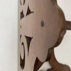 étagère d'angle anceinne en bois ajouré 3 plateaux