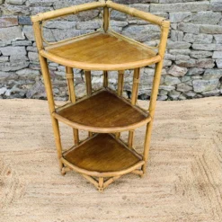 Étagère d’angle en rotin