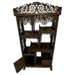 Étagère de présentation chinoise ancienne richement sculptée – XIXe