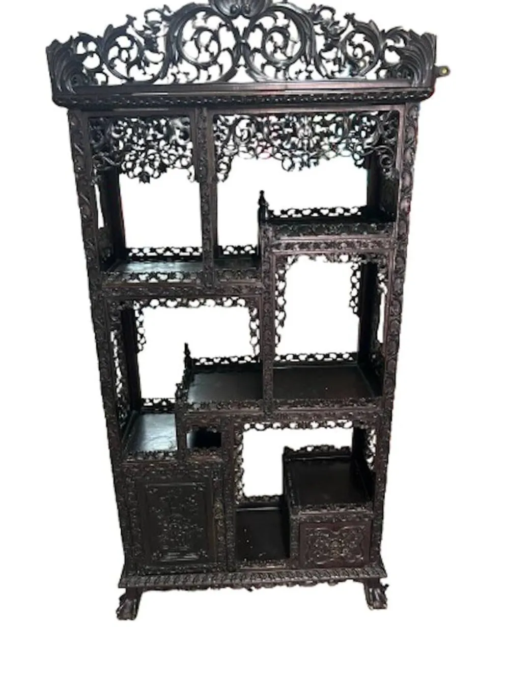 Étagère de présentation chinoise ancienne richement sculptée – XIXe