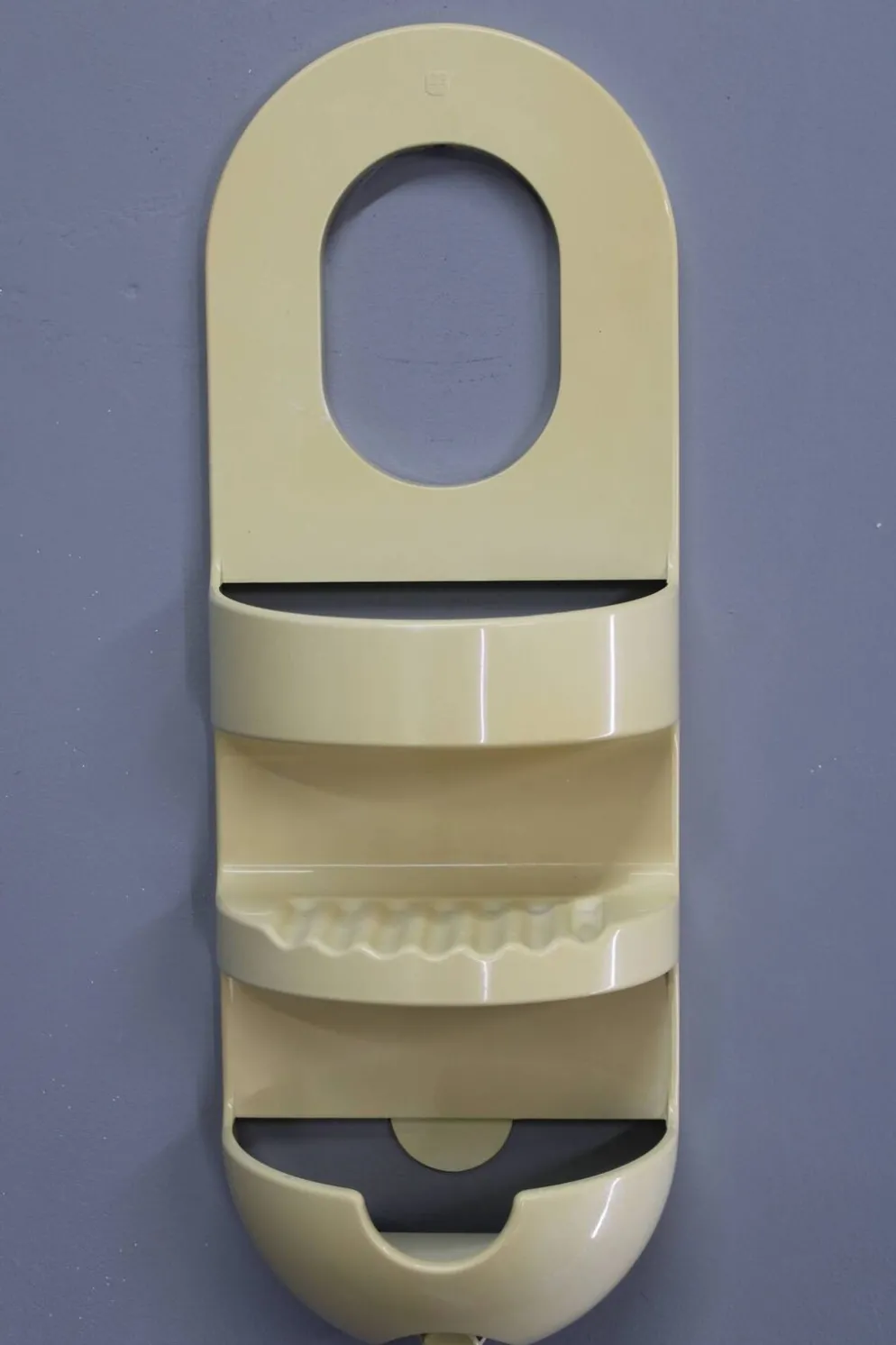 Étagère de salle de bain en plastique Guzzini des années 70, Italie.