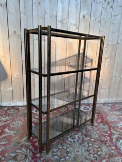 Étagère Design Années 1970 – Armature Tubulaire Laiton et Verre Fumé