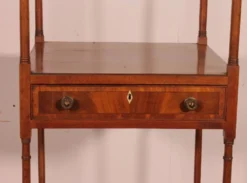 Étagère dit whatnot en acajou circa 1800 époque George III