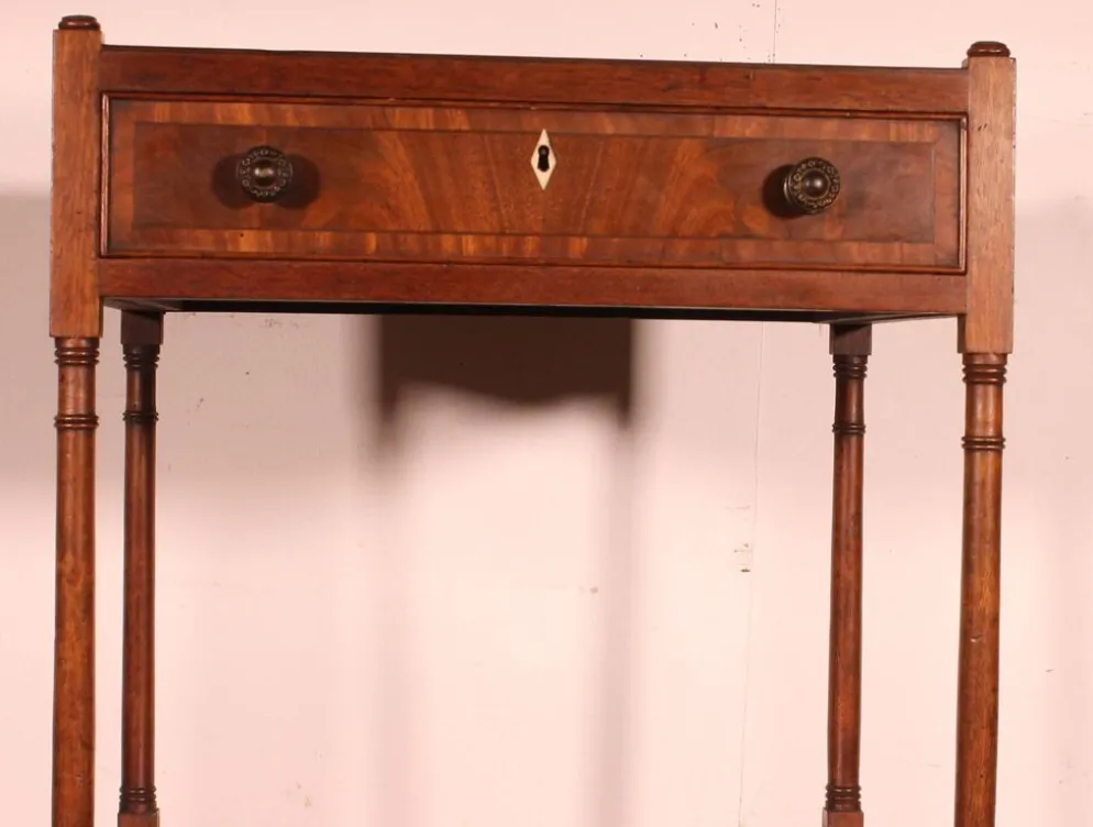 Étagère dit whatnot en acajou circa 1800 époque George III