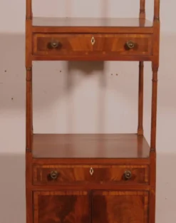 Étagère dit whatnot en acajou circa 1800 époque George III