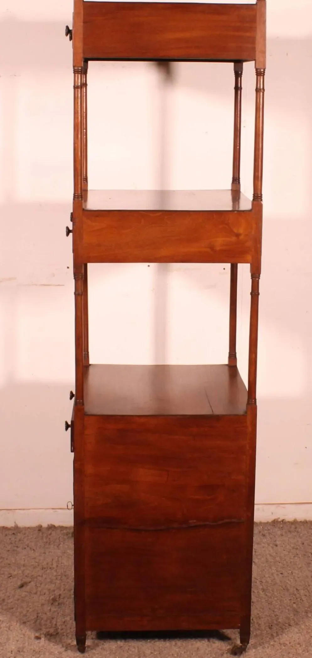 Étagère dit whatnot en acajou circa 1800 époque George III