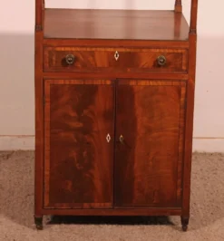 Étagère dit whatnot en acajou circa 1800 époque George III
