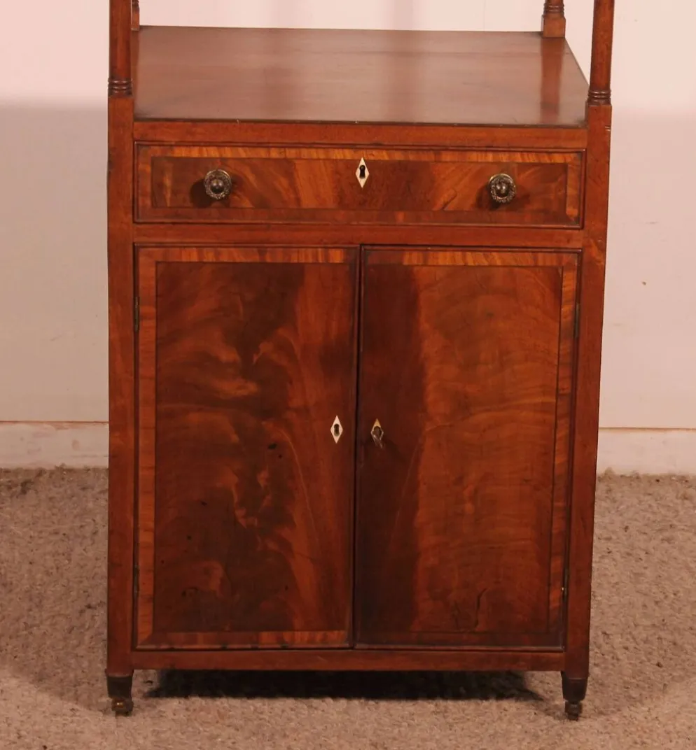 Étagère dit whatnot en acajou circa 1800 époque George III