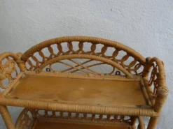 Étagère en bambou