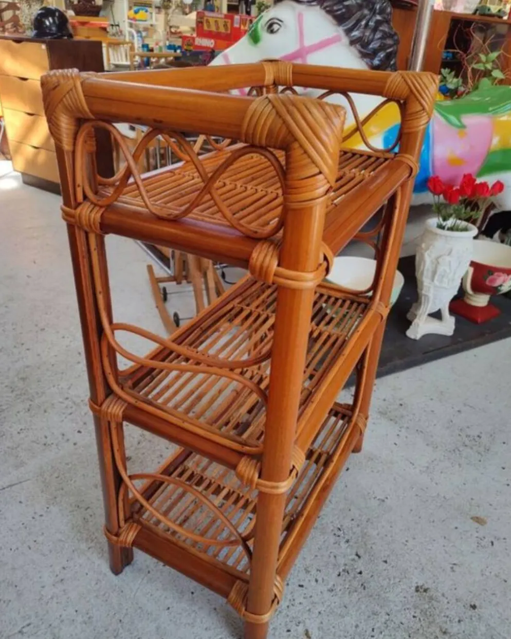 Étagère en bambou