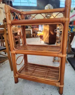 Étagère en bambou
