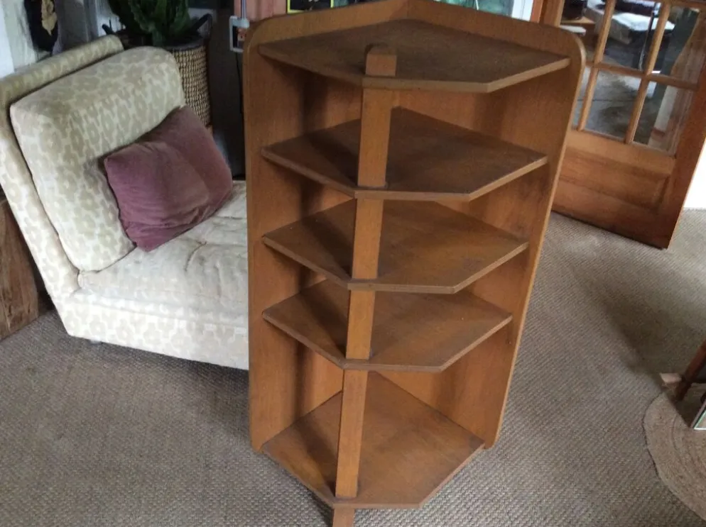 Étagère en bois