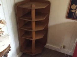 Étagère en bois