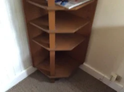 Étagère en bois