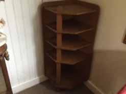 Étagère en bois