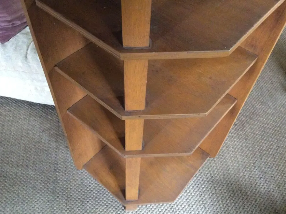 Étagère en bois