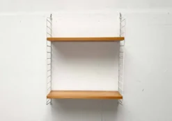 Étagère en fil blanc de style mid-century moderne de String Design Ab, Suède, années 1960.
