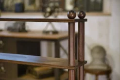 Étagère en hêtre piètement boule 1960’s