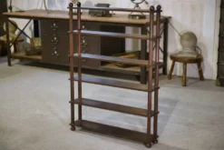 Étagère en hêtre piètement boule 1960’s