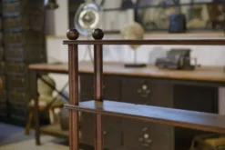 Étagère en hêtre piètement boule 1960’s