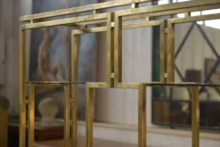 Étagère en laiton, bois laqué et verre fumé par Kim Moltzer 1970’s