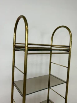 Étagère en laiton design milieu du siècle