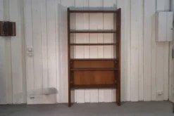 Étagère en orme massif moderniste par Pierre Chapo éditée par la manufacture de Seltz 1950’s