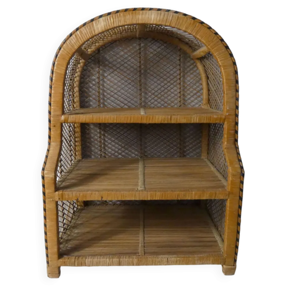 étagère en rotin