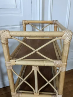 Étagère en rotin