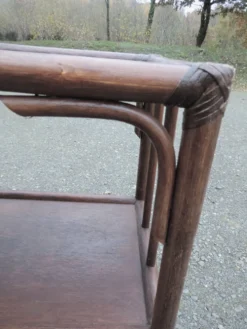 Étagère en rotin