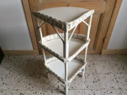 Étagère en rotin