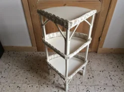 Étagère en rotin