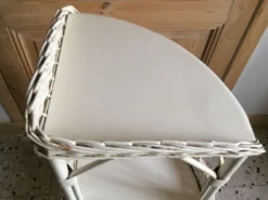 Étagère en rotin