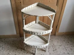 Étagère en rotin