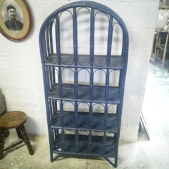 Étagère en rotin bleue