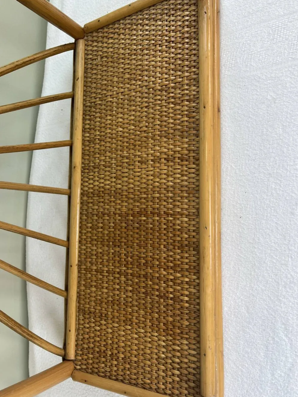 Étagère en rotin vintage
