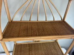 Étagère en rotin vintage