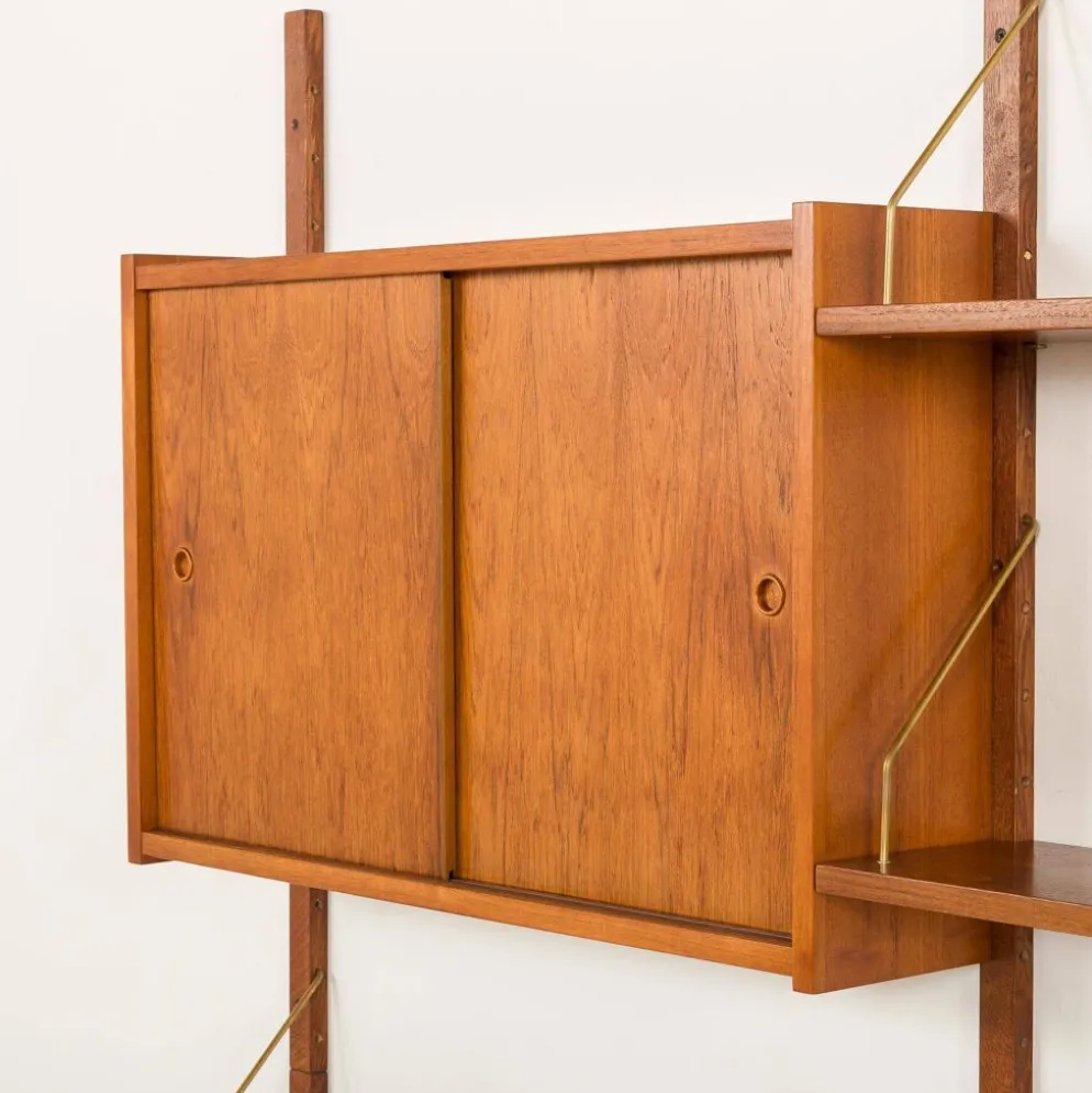 Étagère en teck danois dans le style de Poul Cadovius, années 1960.