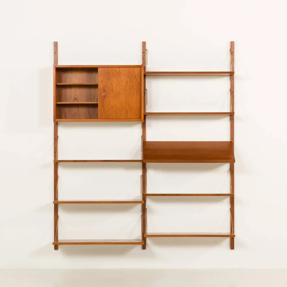 Étagère en teck danois dans le style de Poul Cadovius, années 1960.
