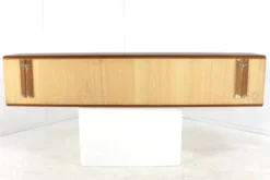 Étagère en teck design danois moderne du milieu du siècle