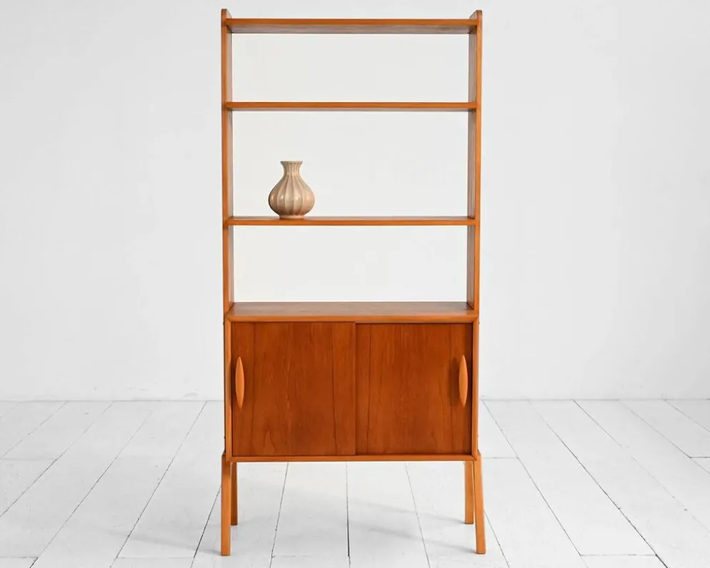 Étagère en teck scandinave avec portes coulissantes, années 1950/60.