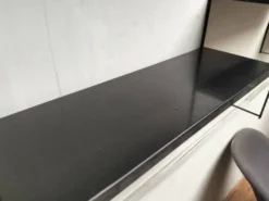 Étagère modulable en metal